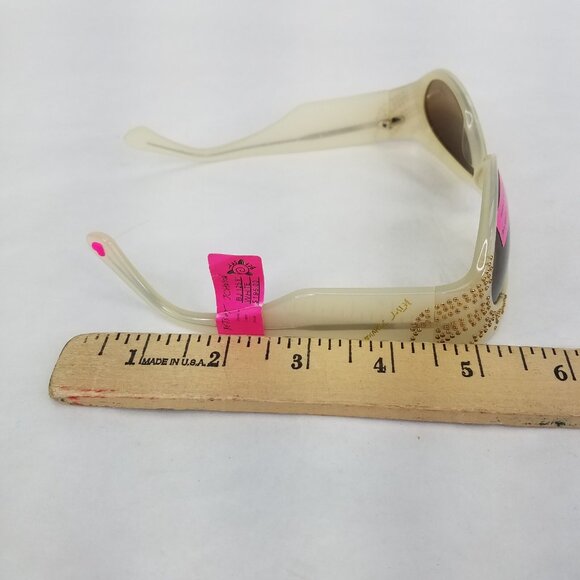 Betsey Johnson Sunglasses Pearlized White Plastic Cat Eye Gold Studs Size Small - Picture 13 of 14